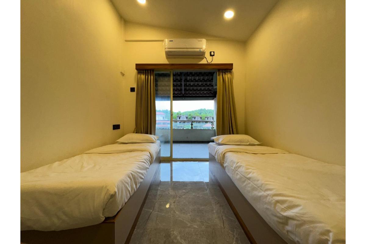 Hotel Sadhana Executive Dapoli Exterior photo