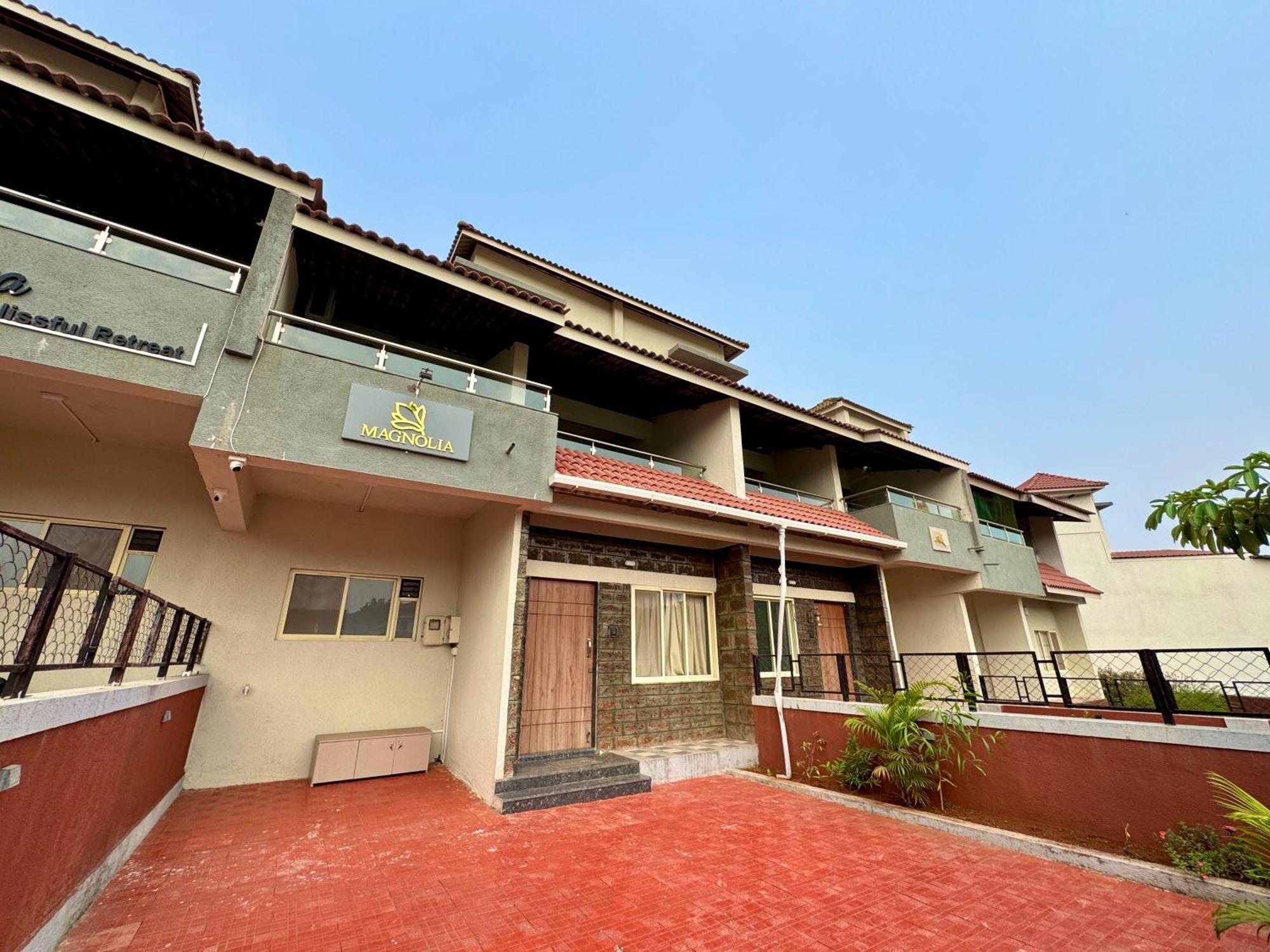 Hotel Sadhana Executive Dapoli Exterior photo